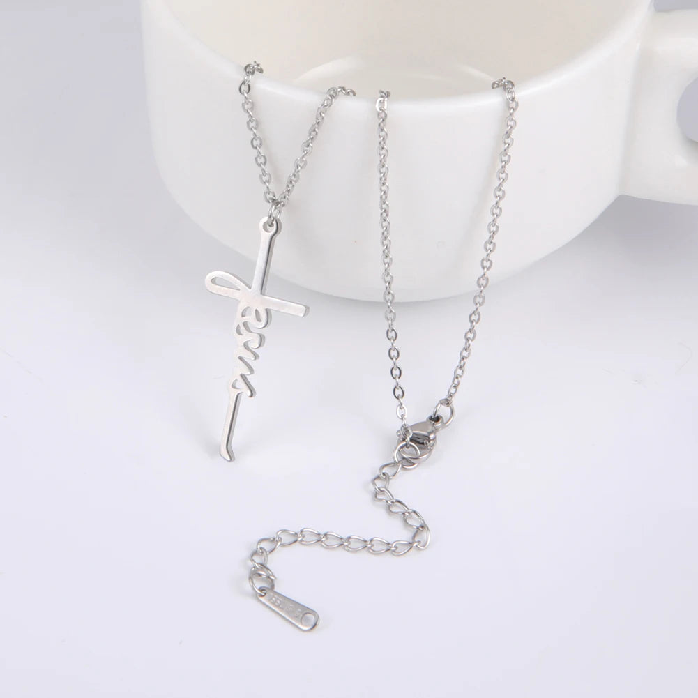 Kette mit Schriftzug "Jesus"