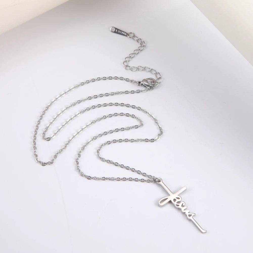 Kette mit Schriftzug "Jesus"