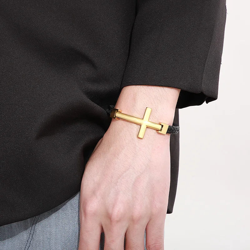 Lederarmband mit Edelstahlkreuz