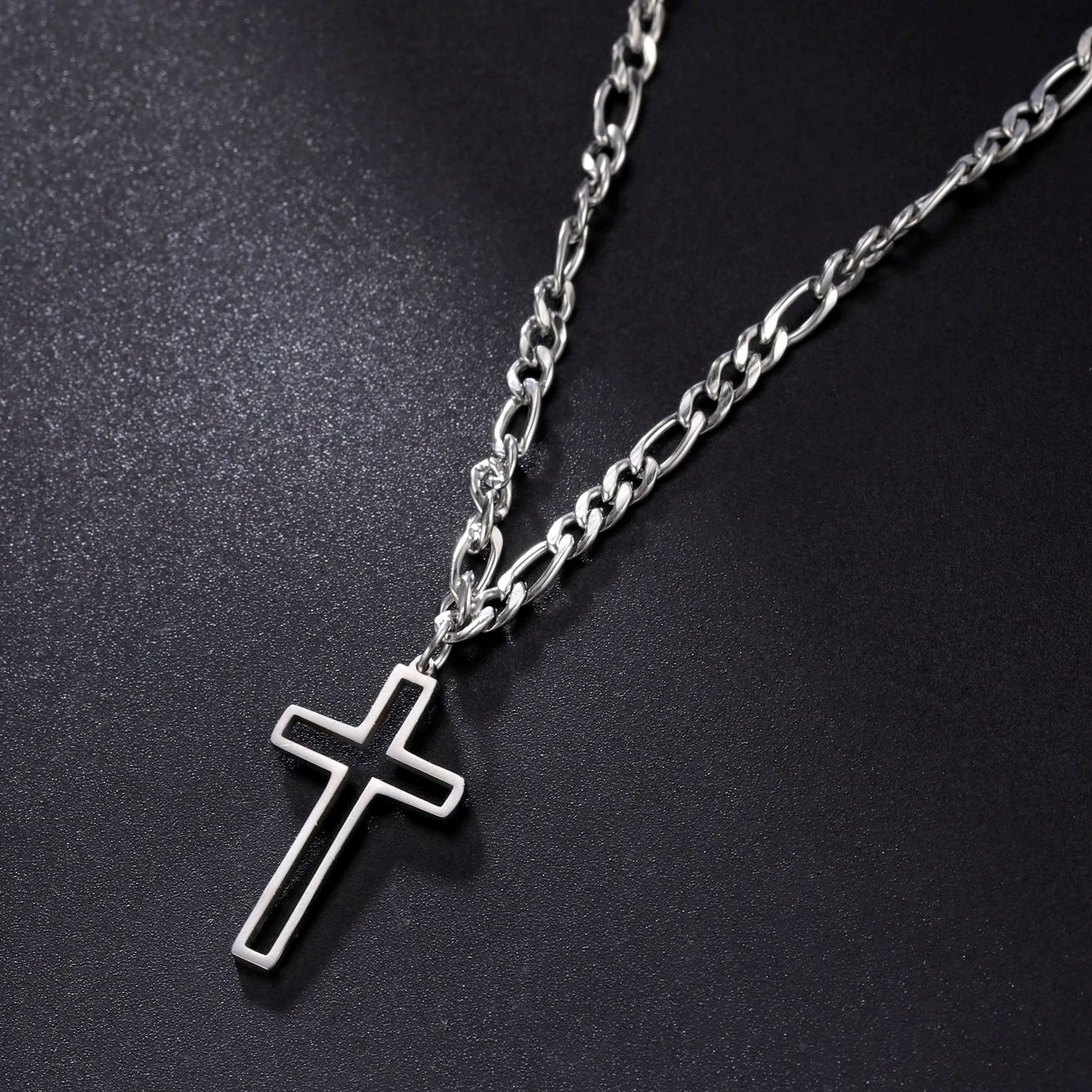 Kette mit Kreuzanhänger