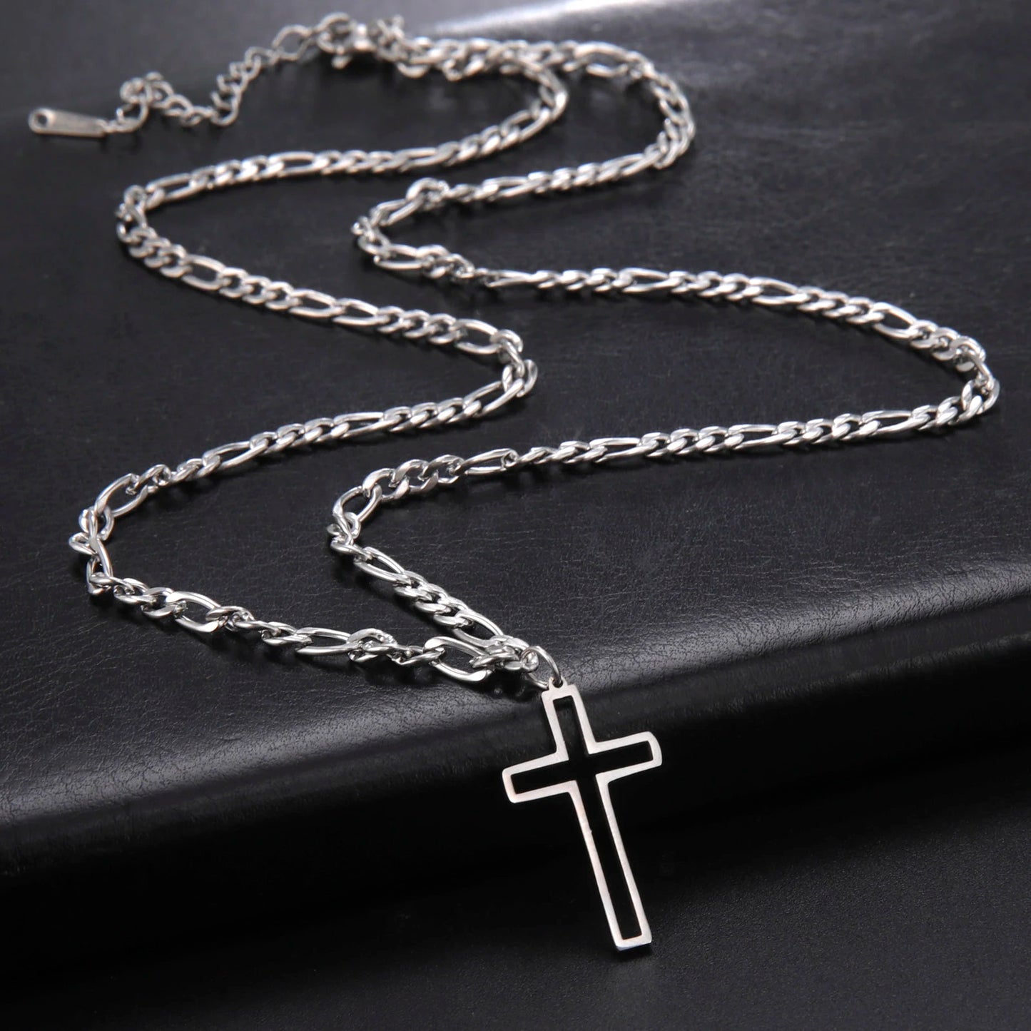 Kette mit Kreuzanhänger