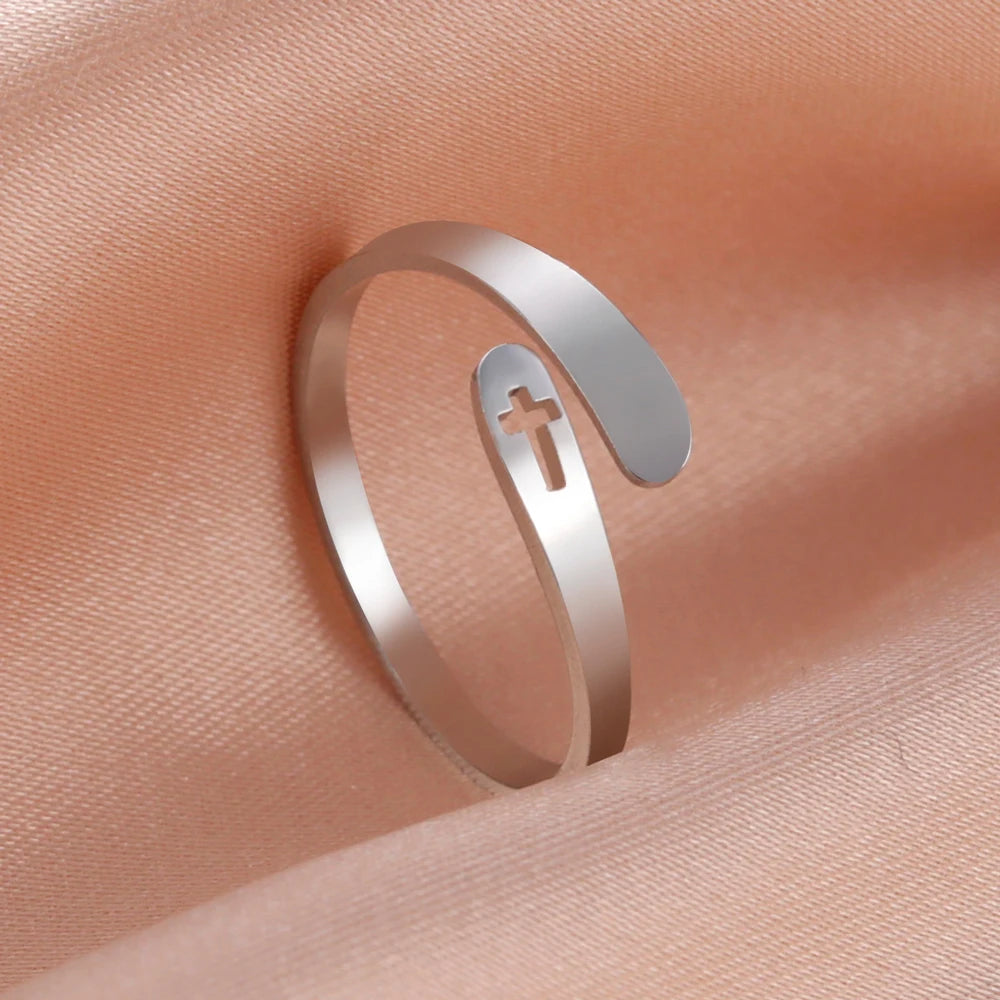 Ring mit Kreuz