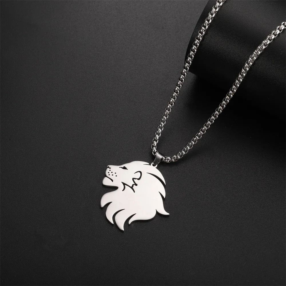 Kette mit Anhänger "Löwenkopf"