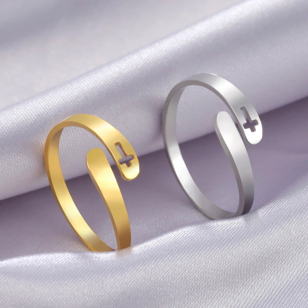 Ring mit Kreuz