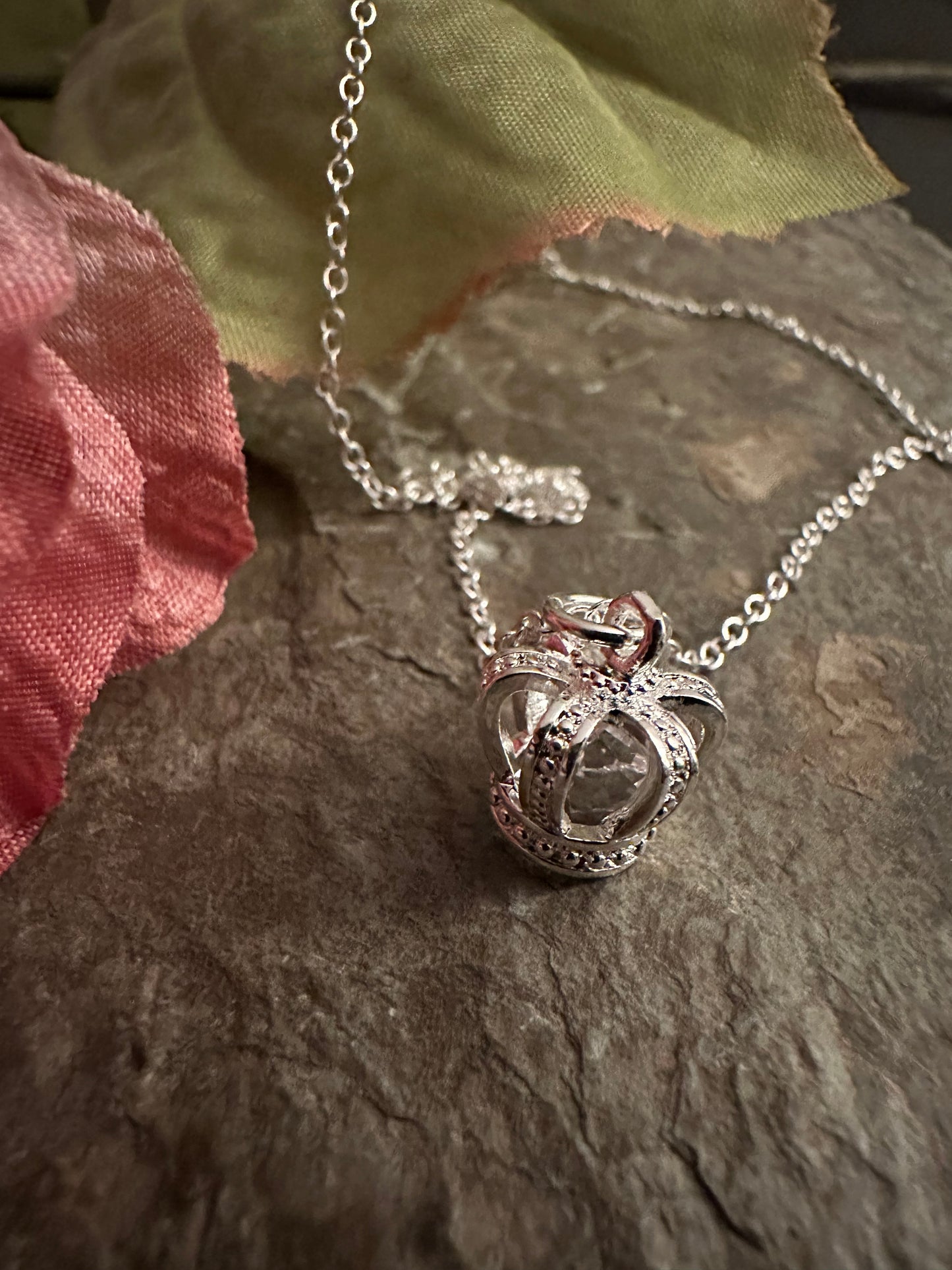 Kette mit Krone