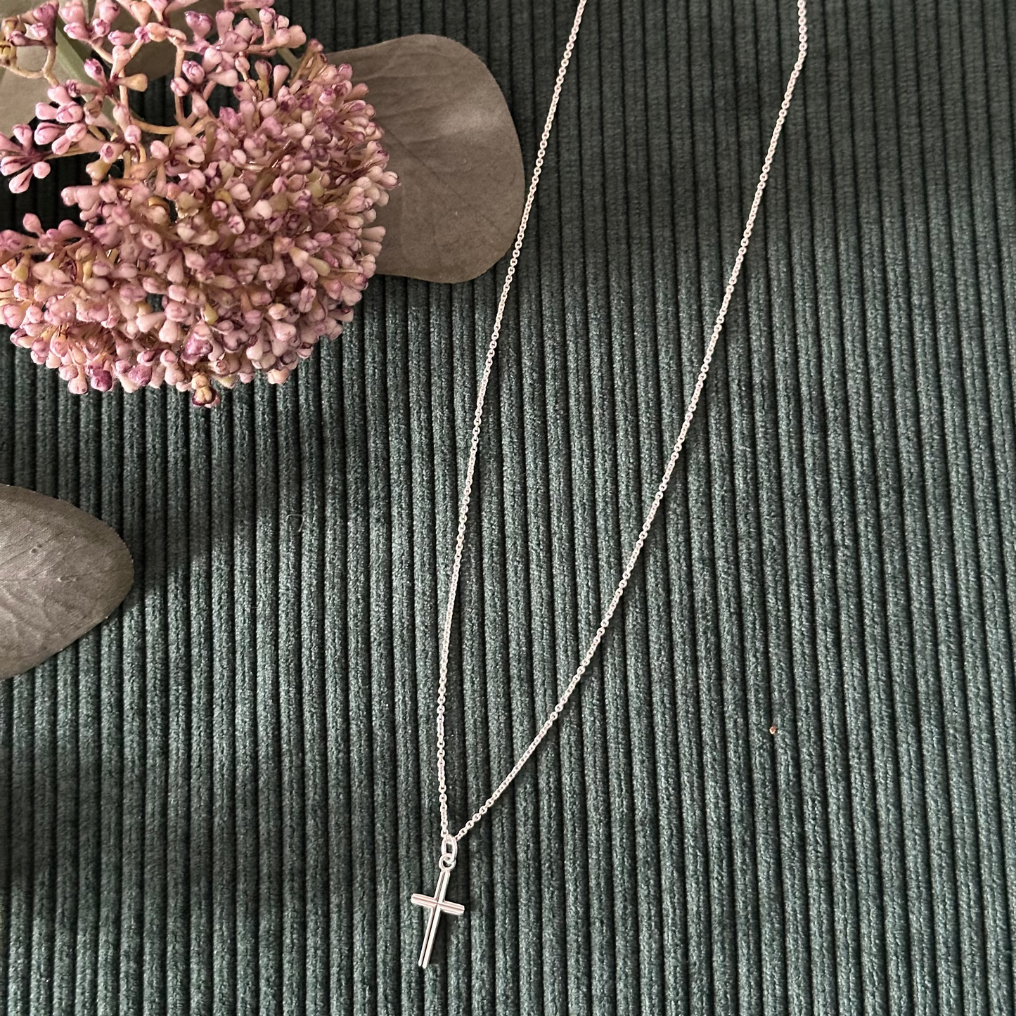 Silberkette mit Kreuz