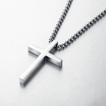 Kette mit silberfarbenem Kreuz